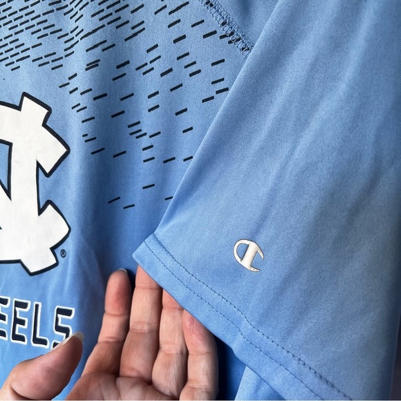 UNC Tarheels by Champion Athletic T-Shirt North Carolina Chapel Hill Collegiate - Picture 4 of 6